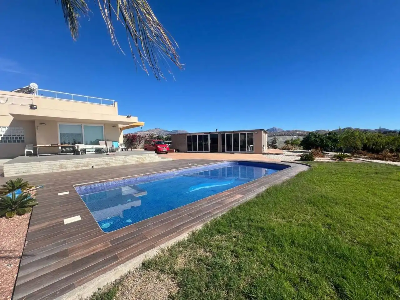 Piscina de Casa o xalet en venda en Alicante / Alacant amb Aire condicionat, Calefacció i Jardí privat