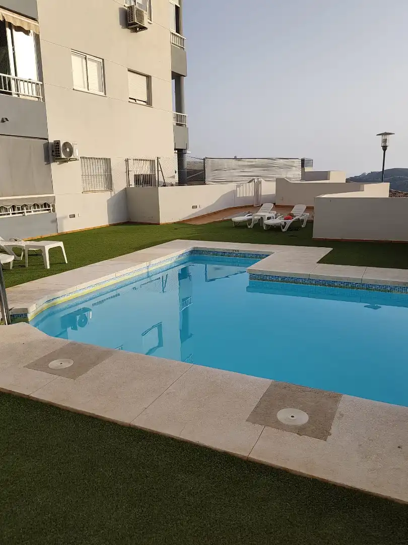 Piscina de Pis en venda en Rincón de la Victoria amb Aire condicionat, Terrassa i Moblat