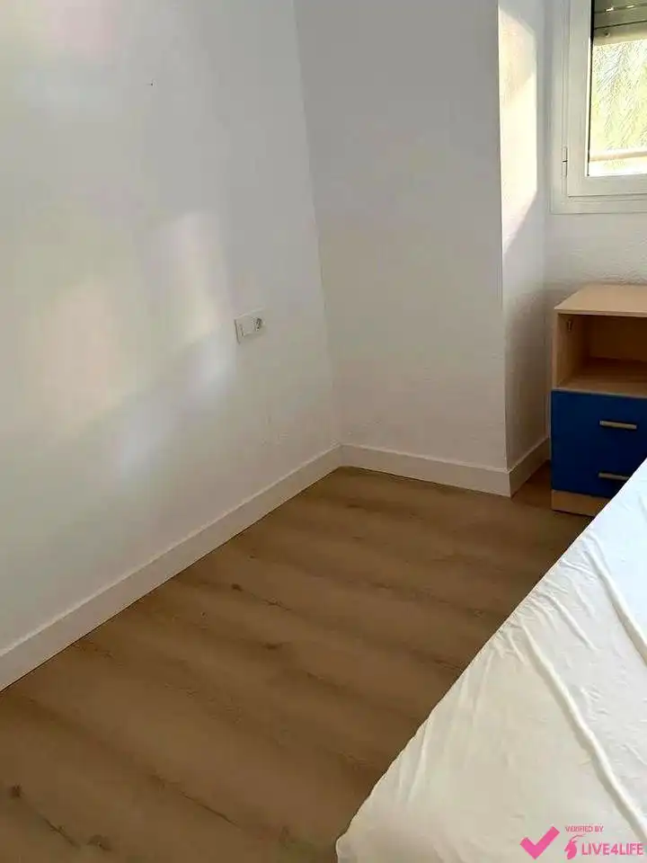Schlafzimmer von Wohnung zur Miete in Valencia mit Klimaanlage, Terrasse und Möbliert
