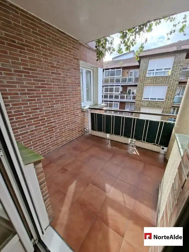 Terraza de Piso en venta en Barakaldo  con Calefacción, Trastero y Balcón
