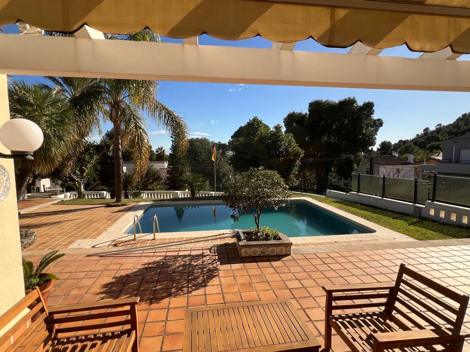 Piscina de Casa o xalet en venda en Benicasim / Benicàssim amb Aire condicionat, Calefacció i Terrassa