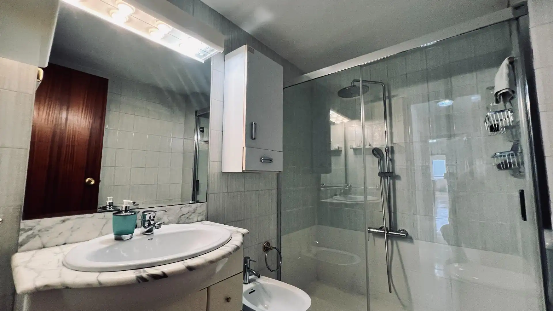 Bany de Apartament en venda en Benicasim / Benicàssim amb Jardí privat, Terrassa i Traster