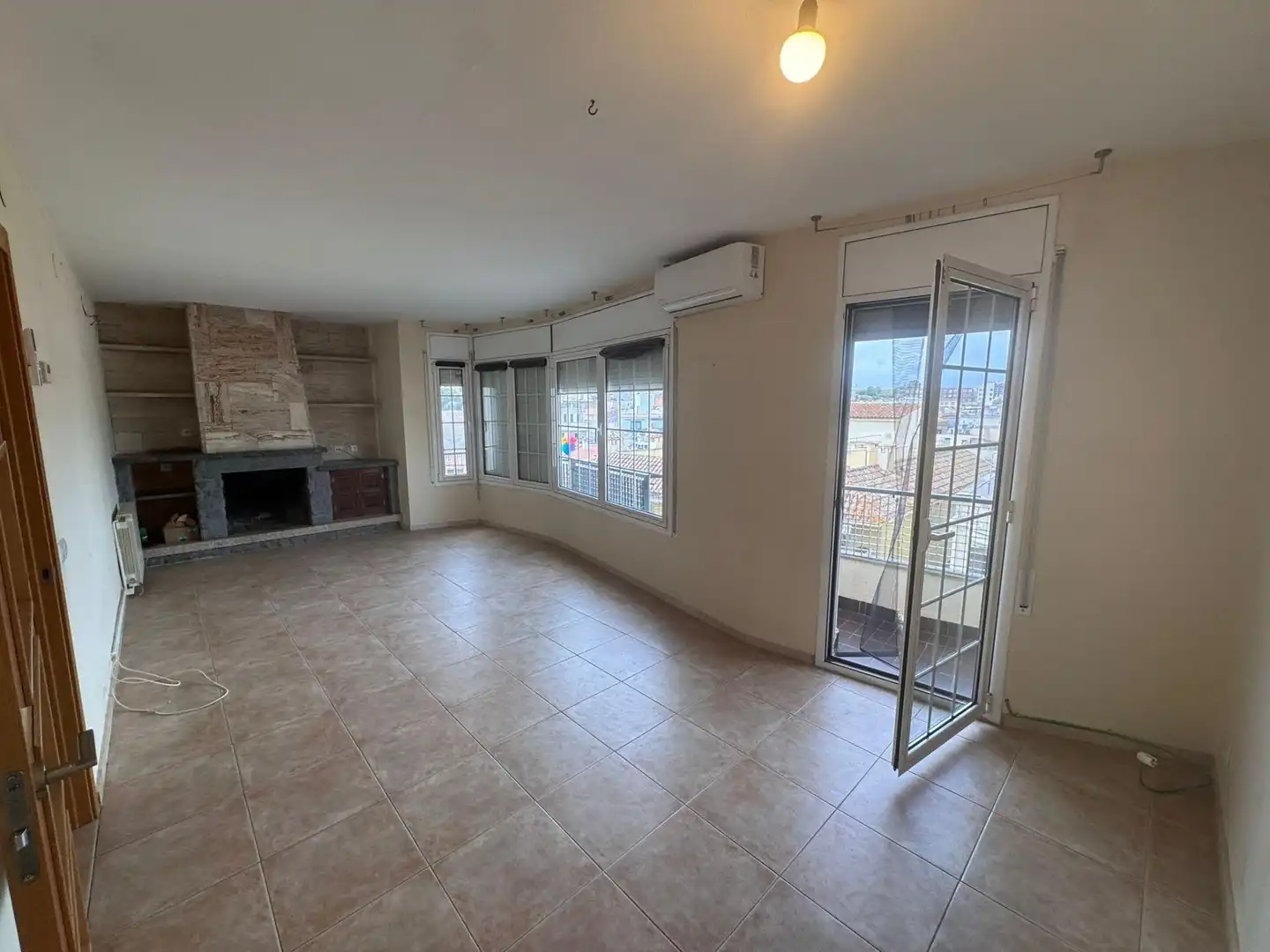 Wohnzimmer von Wohnung zum Verkauf in Blanes mit Klimaanlage, Heizung und Balkon