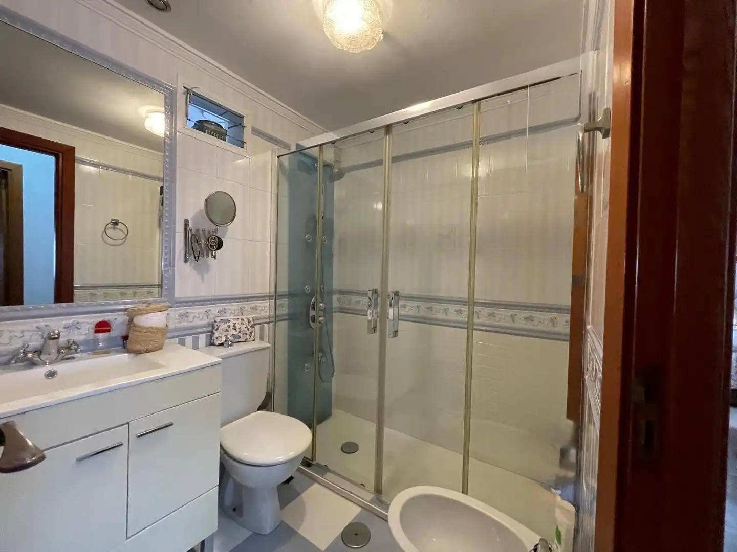 Baño de Piso en venta en Algeciras con Aire acondicionado