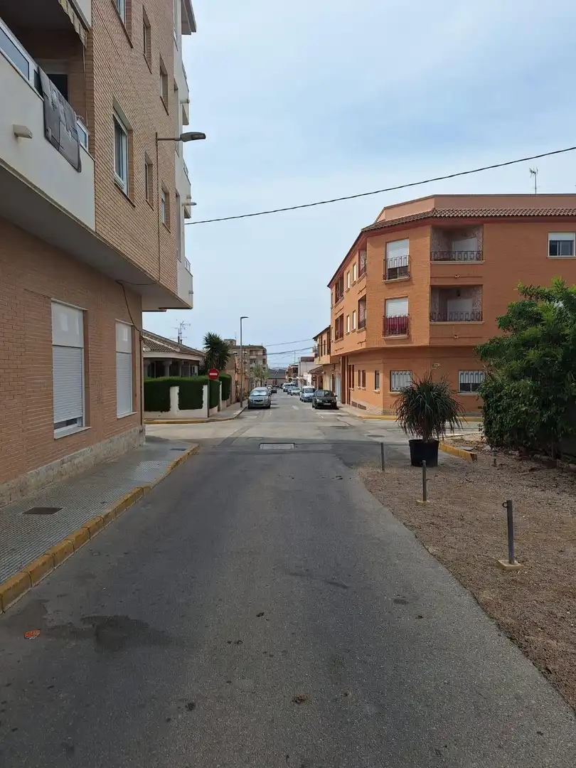 Vista exterior de Local en venta en Los Montesinos