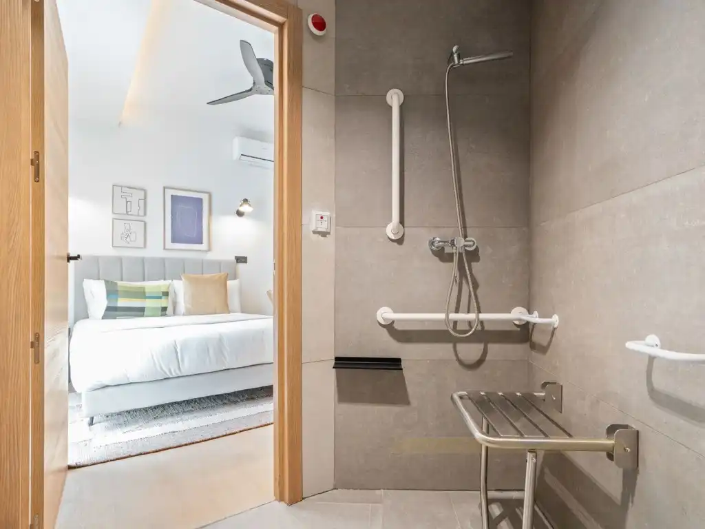 Bathroom of Commercial properties for sale in Puente de Vallecas