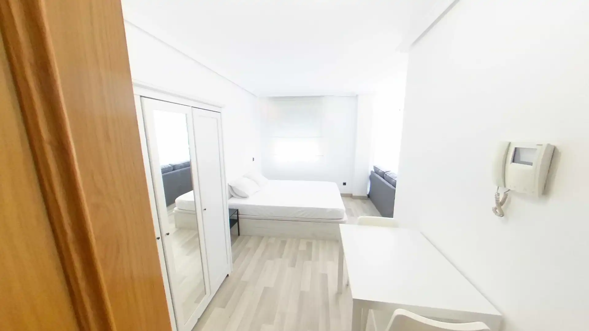 Dormitori de Pis de lloguer en  Madrid Capital amb Aire condicionat, Calefacció i Moblat