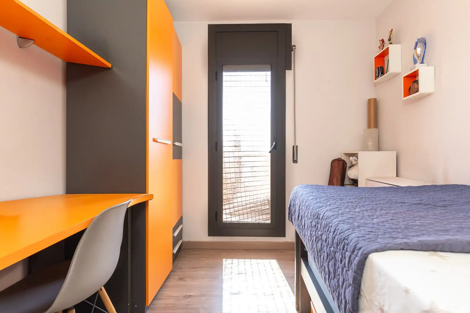 Habitación de Ático en venta en Rubí con Aire acondicionado, Calefacción y Terraza