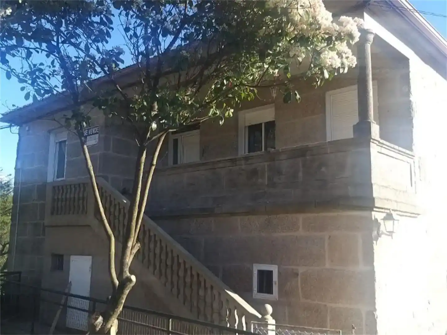 Vista exterior de Casa o xalet en venda en Pontevedra Capital  amb Jardí privat, Parquet i Traster