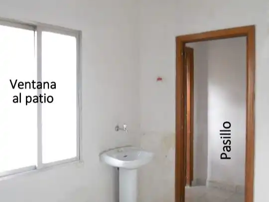 Bany de Local en venda en Madrid