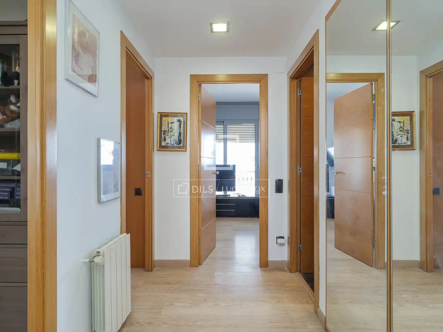 Wohnung zum Verkauf in Barcelona mit Klimaanlage, Terrasse und Abstellraum