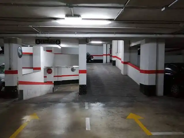 Parking de Edificio en venta en Madrid