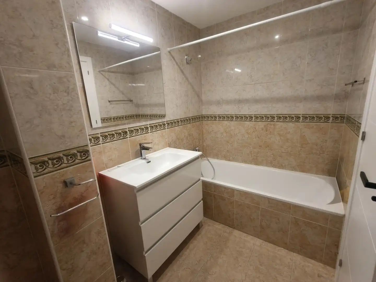 Baño de Casa adosada de alquiler en Monfarracinos, Zamora