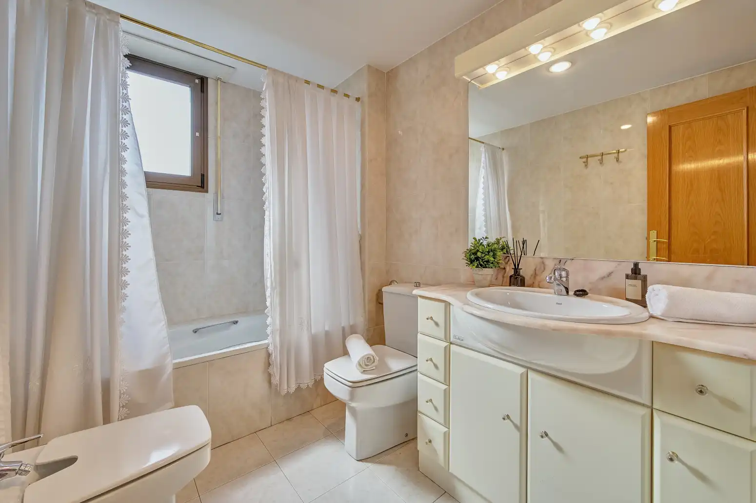 Baño de Piso en venta en Huarte / Uharte, Navarra