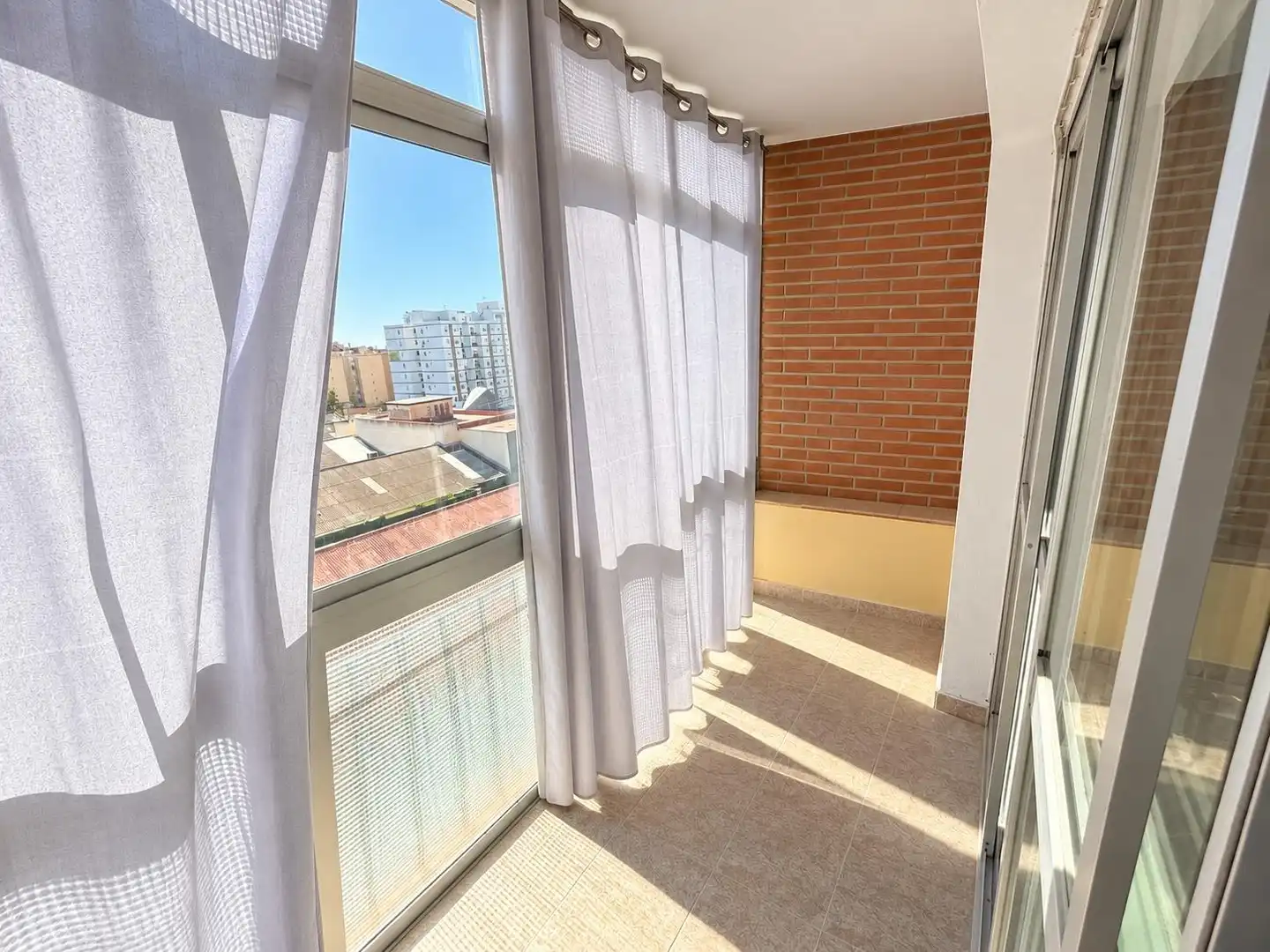 Flat with lift for sale in Avenida de los Guindos