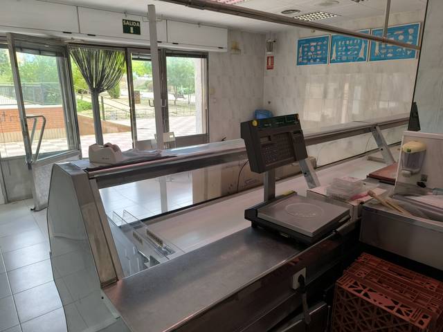 Local comercial en Alquiler en Calle de Perez Galdos en Reyes Católicos - Paseo San Antonio