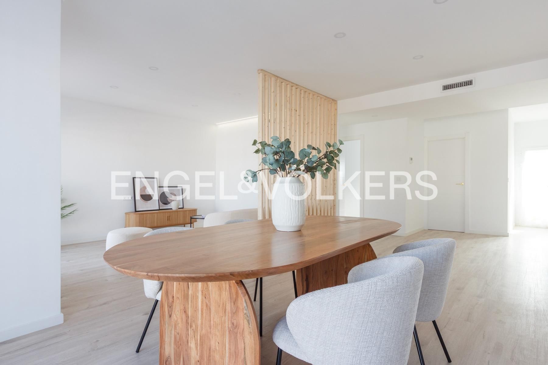 Menjador de Apartament en venda en  Sevilla Capital amb Aire condicionat i Calefacció