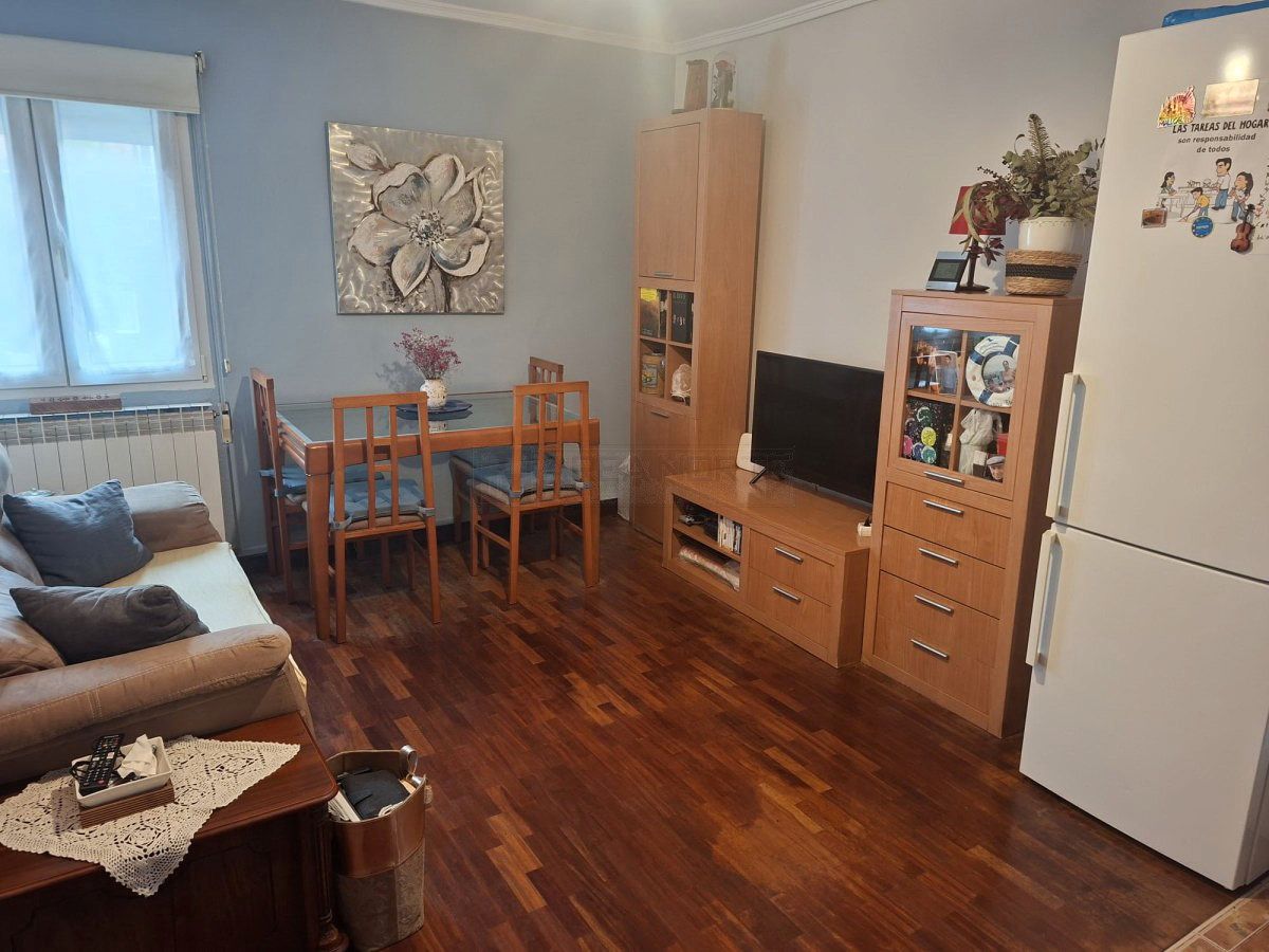 Sala d'estar de Apartament en venda en Vitoria - Gasteiz amb Calefacció, Parquet i Terrassa