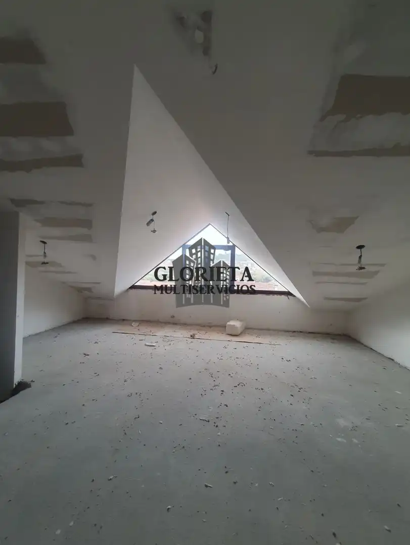 Casa adosada en venta en Vigo  con Calefacción, Parquet y Terraza