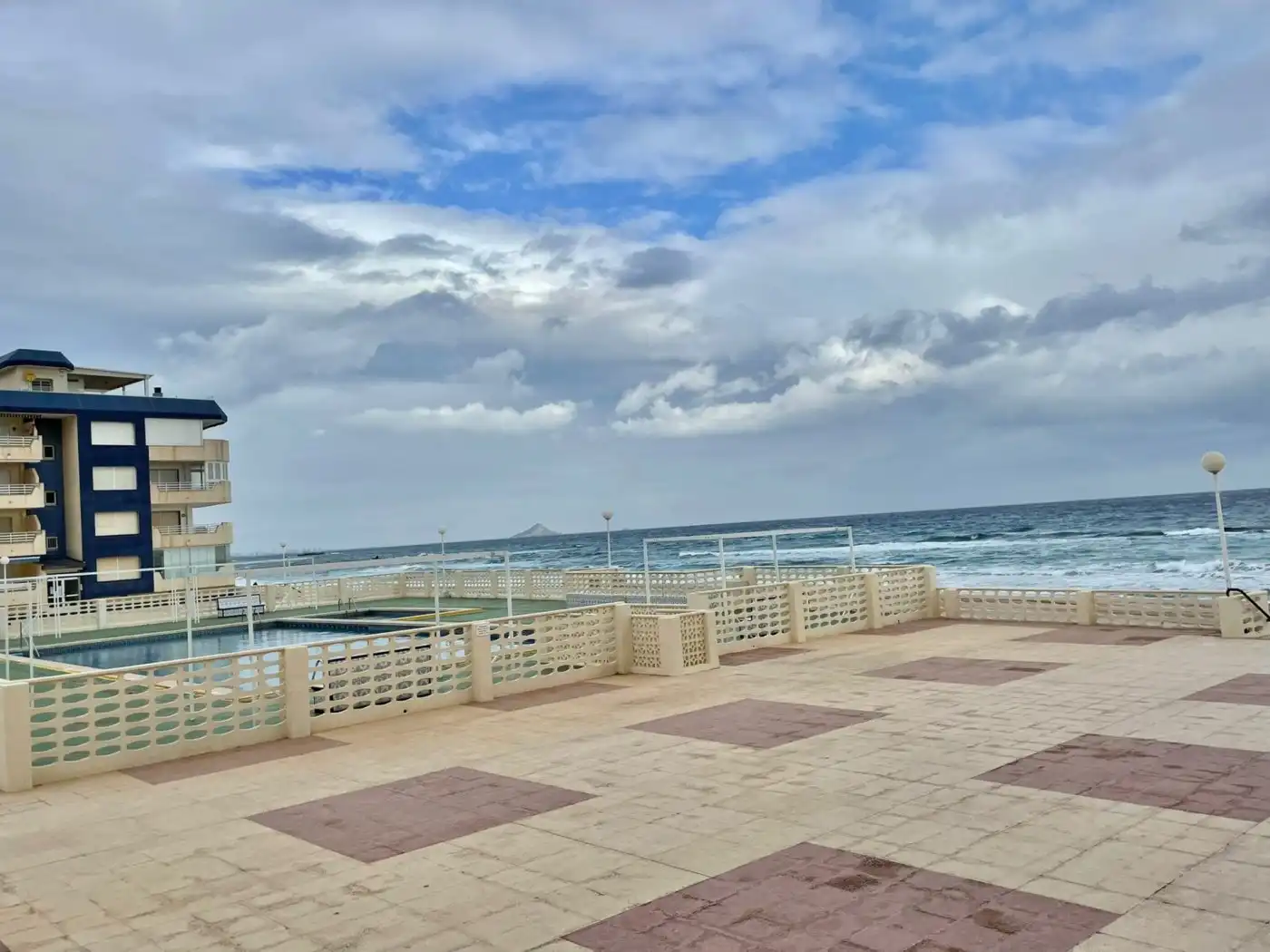 Exterior view of Flat for rent in La Manga del Mar Menor  with Air Conditioner, Terrace and Community pool