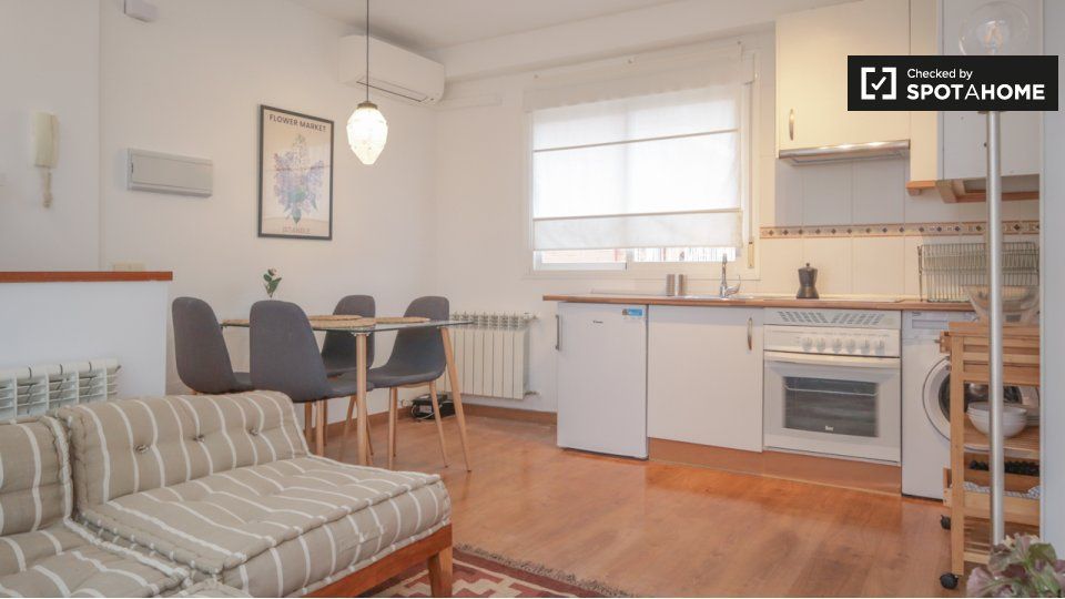 Kitchen of Flat to rent in  Madrid Capital  with Air Conditioner, Heating and Furnished