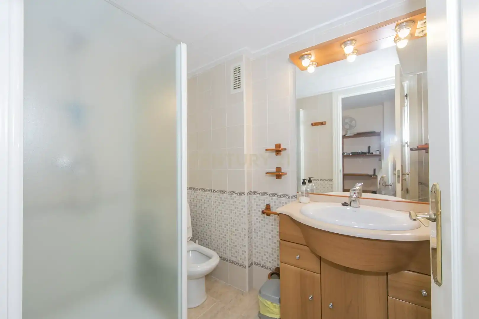 Bathroom of Flat for rent in Calpe / Calp  with Furnished, Oven and Washing machine