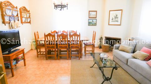 Foto 4 de Casa adosada en venta en Avenida de la Cruz Roja, Alcázar de San Juan, Ciudad Real