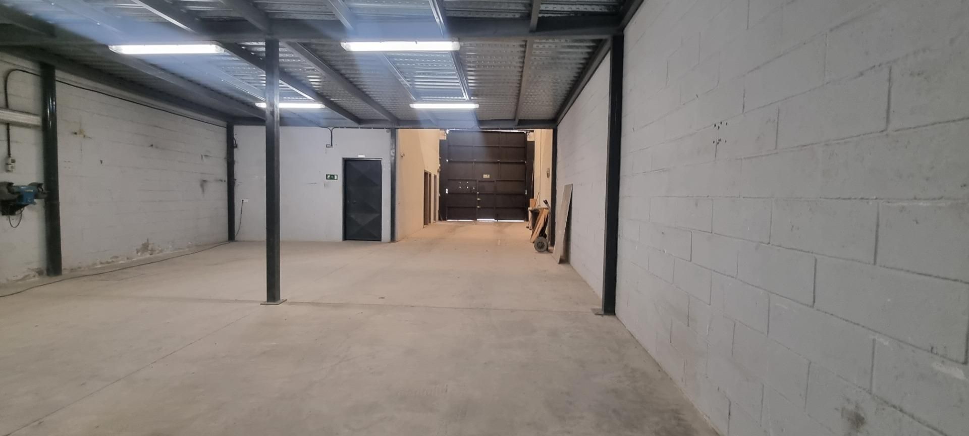 Nau industrial en venda en Dos Hermanas