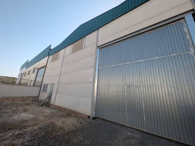 Nave industrial en Venta en Alcaudete