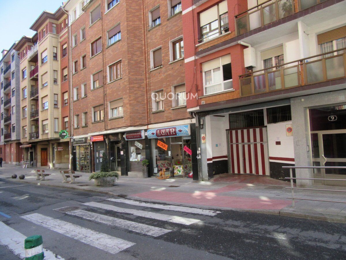 Vista exterior de Garatge de lloguer en Etxebarri