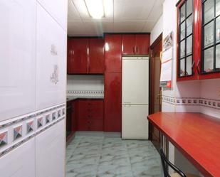 Kitchen of Flat for sale in  Barcelona Capital  with Air Conditioner, Heating and Oven