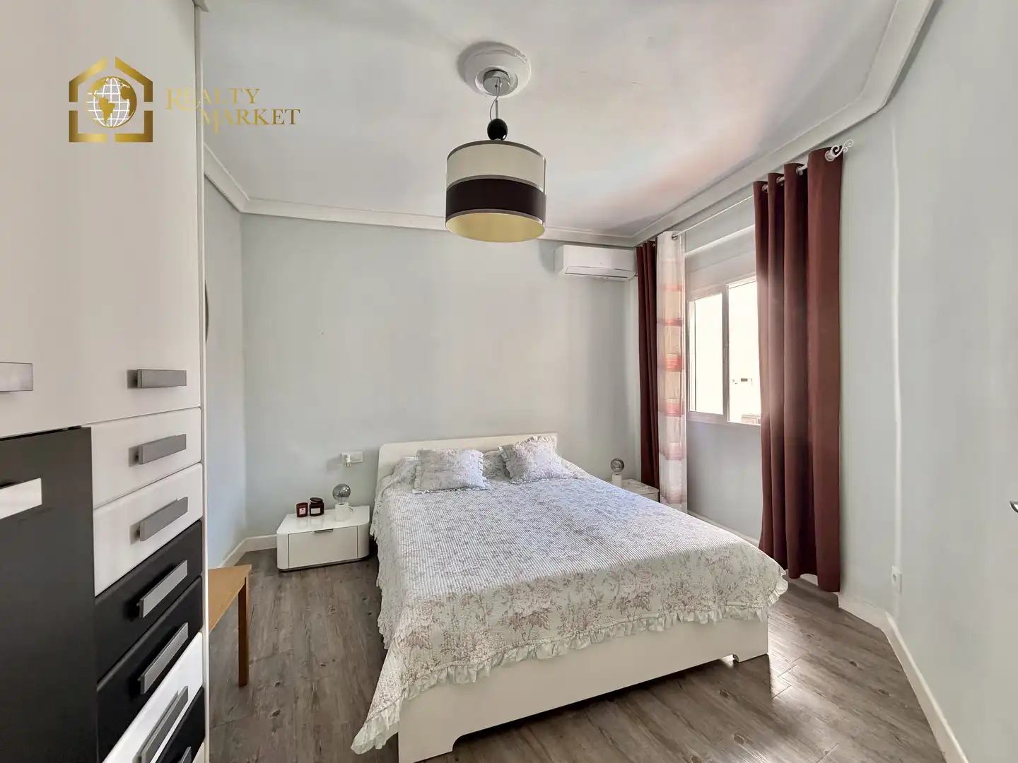Habitación de Piso en venta en Valencia con Aire acondicionado y Balcón