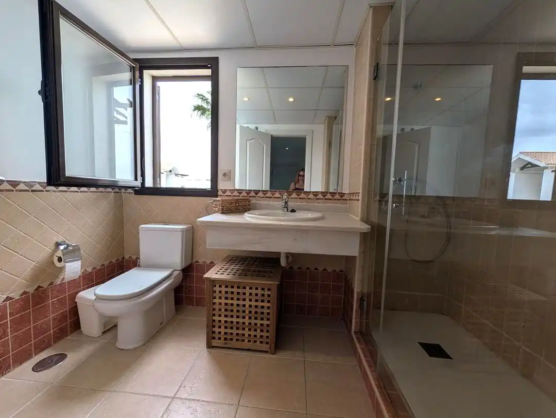 Bathroom of Attic for sale in La Alcaidesa  with Air Conditioner, Heating and Terrace