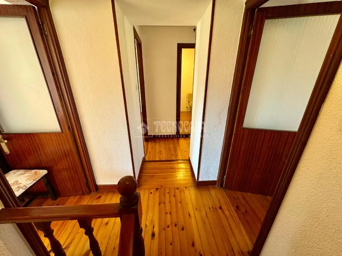 Casa adosada en venta en El Astillero