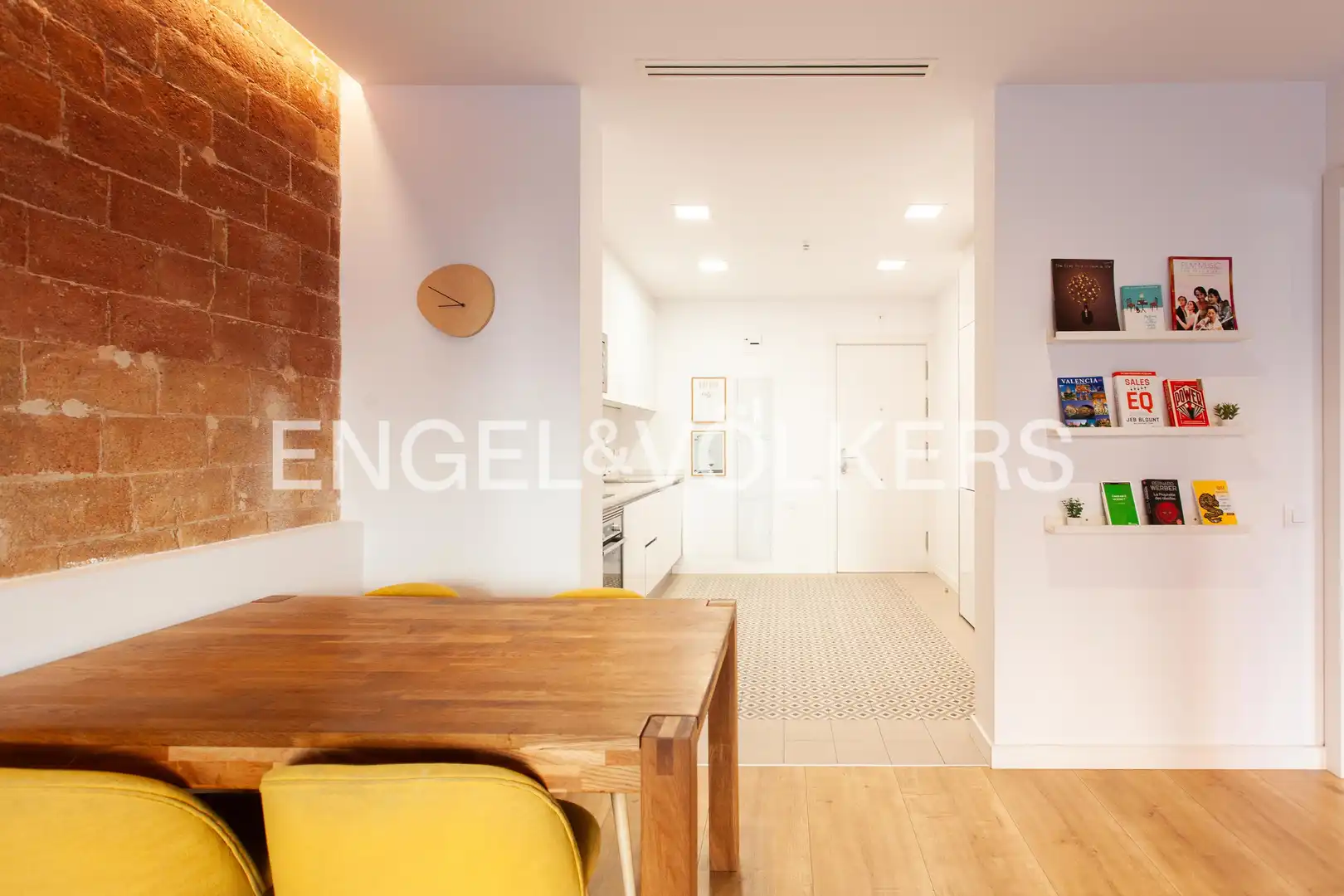 Küche von Wohnung zum Verkauf in Barcelona mit Klimaanlage, Heizung und Privatgarten