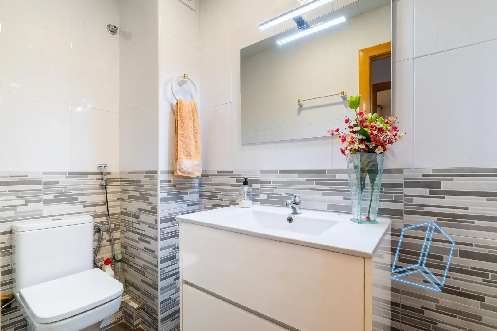 Baño de Piso en venta en Cornellà de Llobregat con Balcón