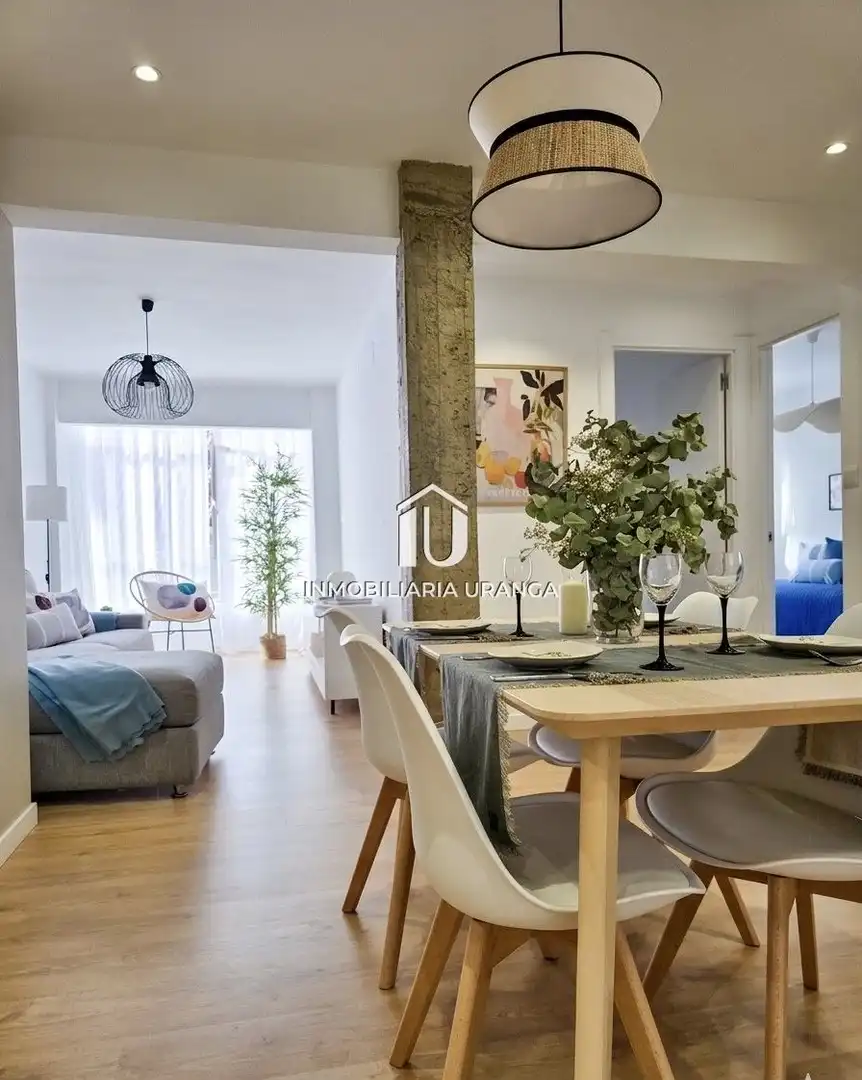 Living room of Flat for sale in Laredo