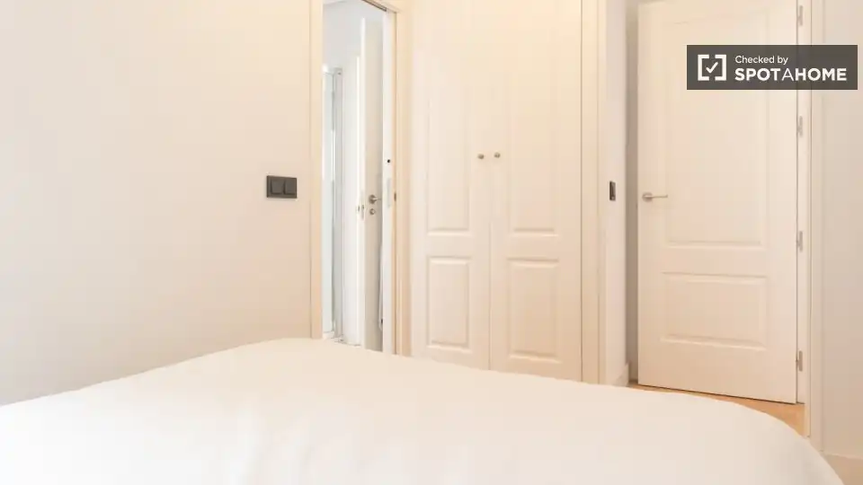 Habitación de Piso de alquiler en Madrid con Aire acondicionado, Calefacción y Amueblado