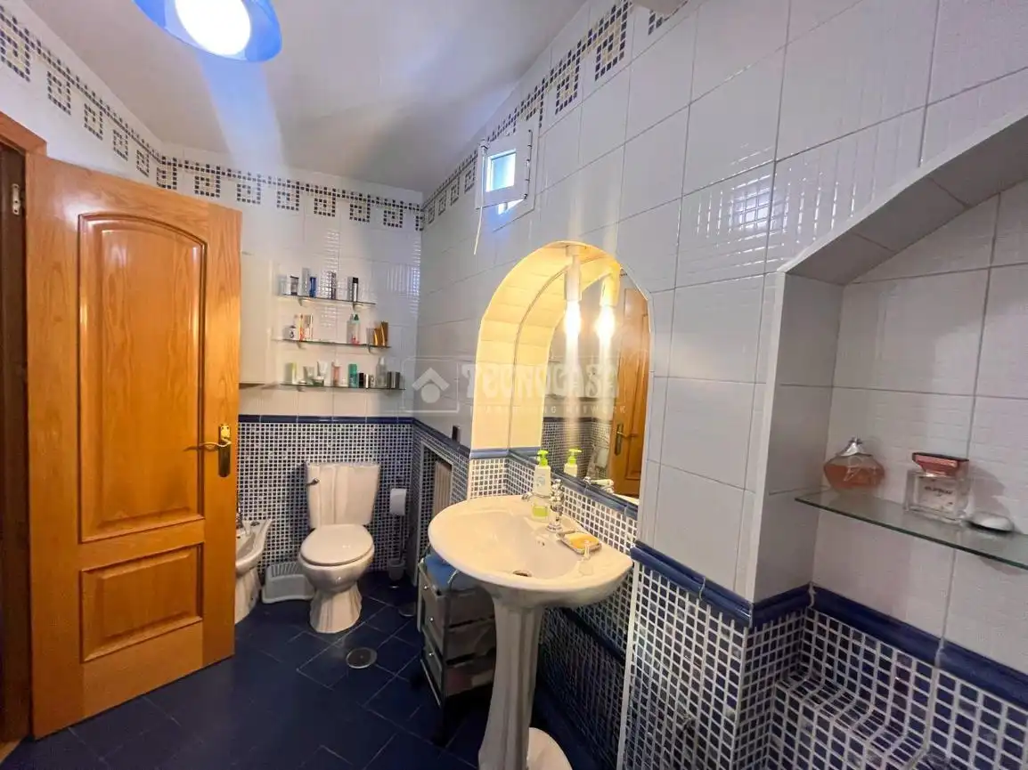 Baño de Piso en venta en Navalcarnero con Calefacción, Parquet y Terraza