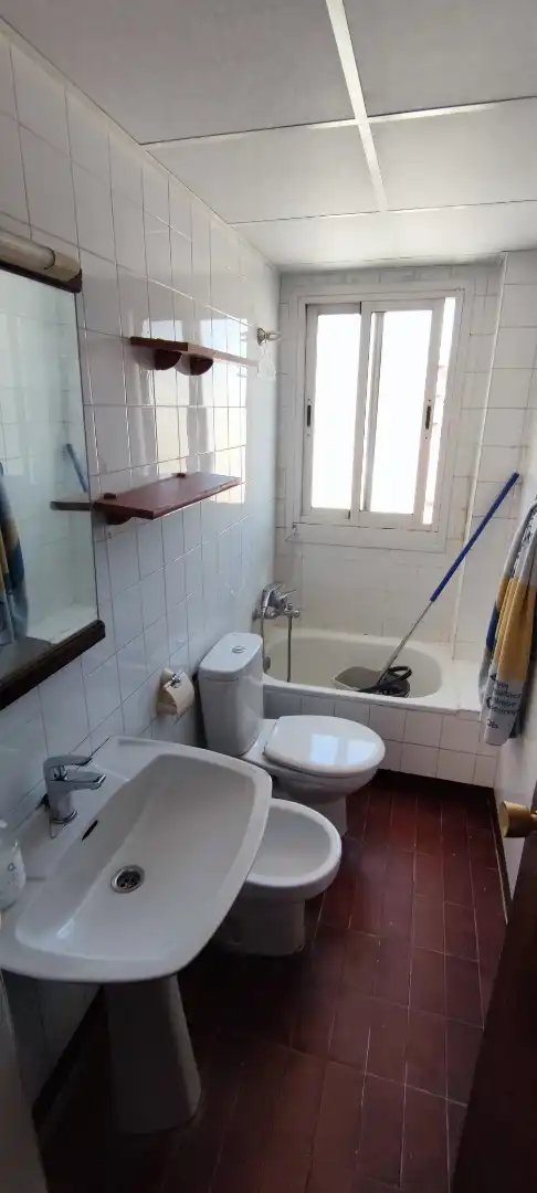 Baño de Ático de alquiler en Zaragoza con Calefacción, Terraza y Amueblado