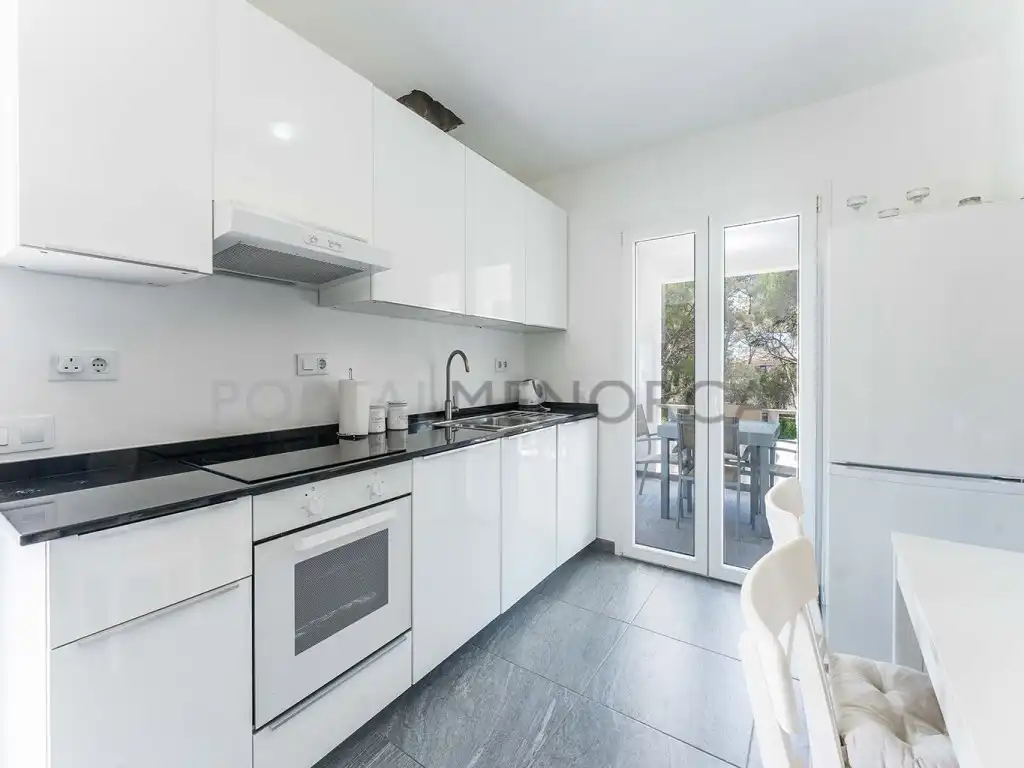Cuina de Casa o xalet en venda en Ciutadella de Menorca amb Aire condicionat, Jardí privat i Terrassa
