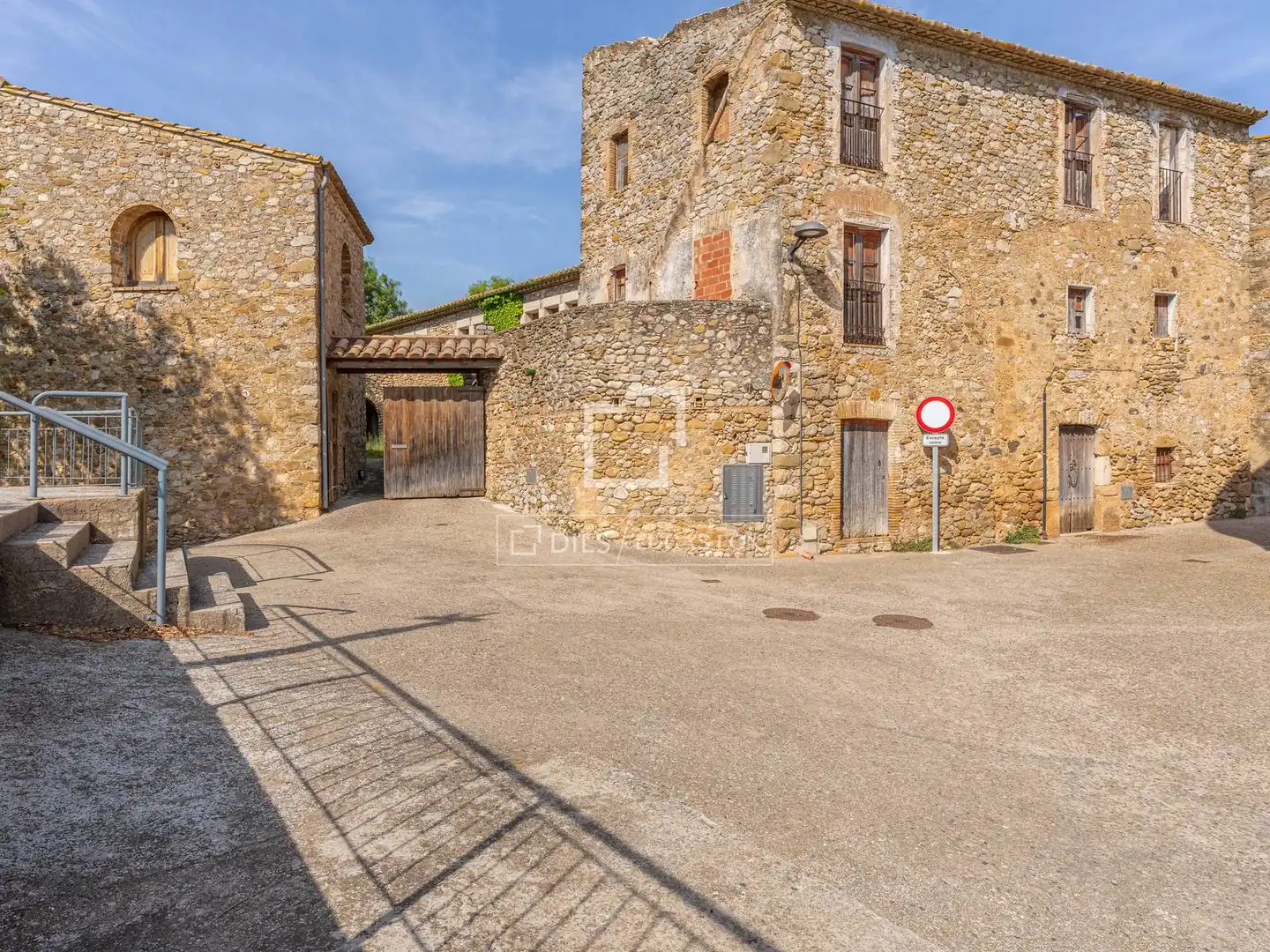 Parking de Finca rústica en venta en Cabanelles con Calefacción, Jardín privado y Trastero