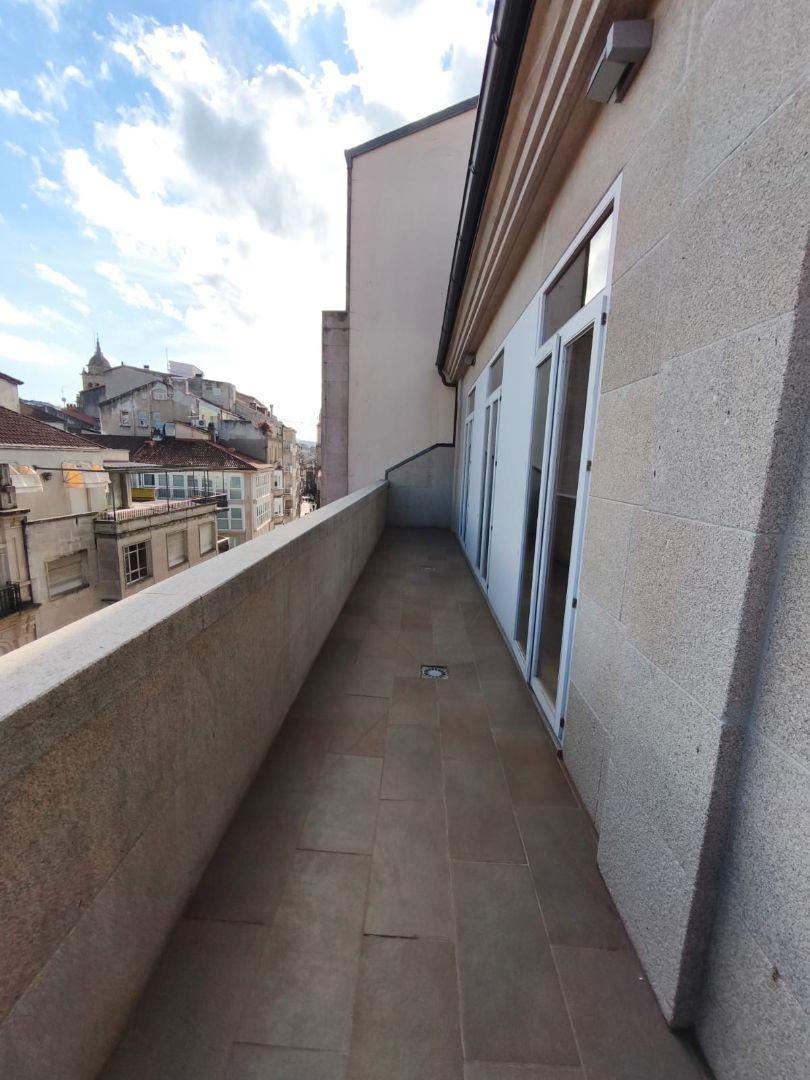 Terrassa de Pis de lloguer en Ourense Capital  amb Calefacció, Parquet i Terrassa