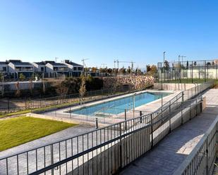 Piscina de Casa adosada de lloguer en Boadilla del Monte amb Aire condicionat, Calefacció i Jardí privat