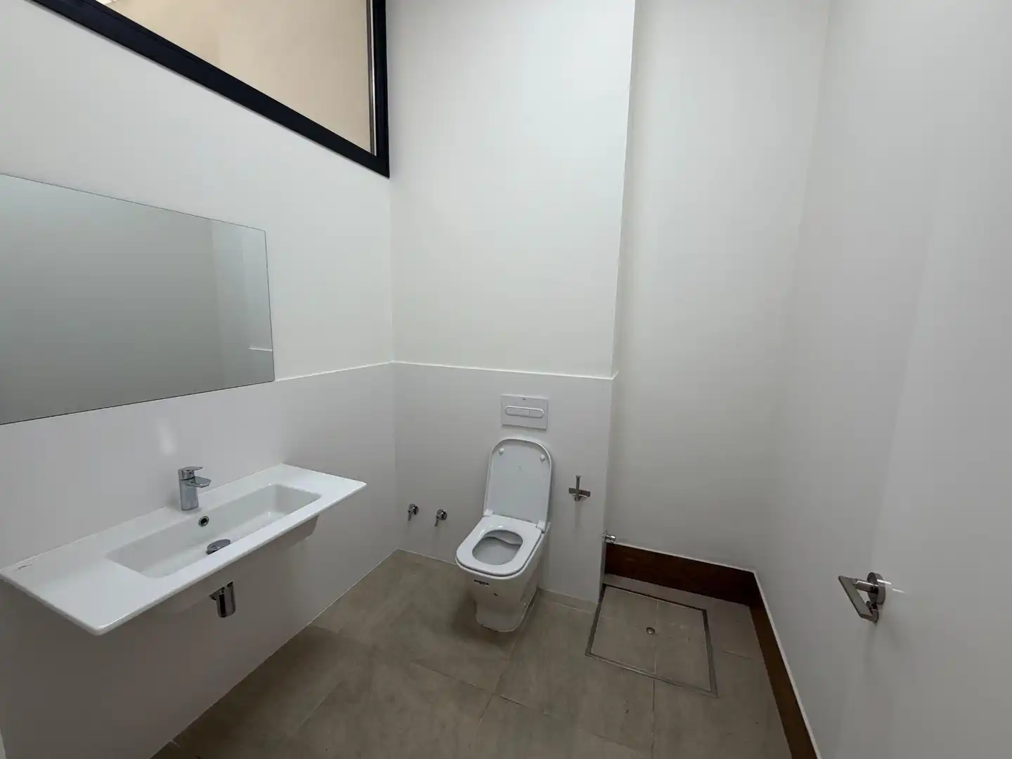 Badezimmer von Geschaftsraum zur Miete in Sevilla