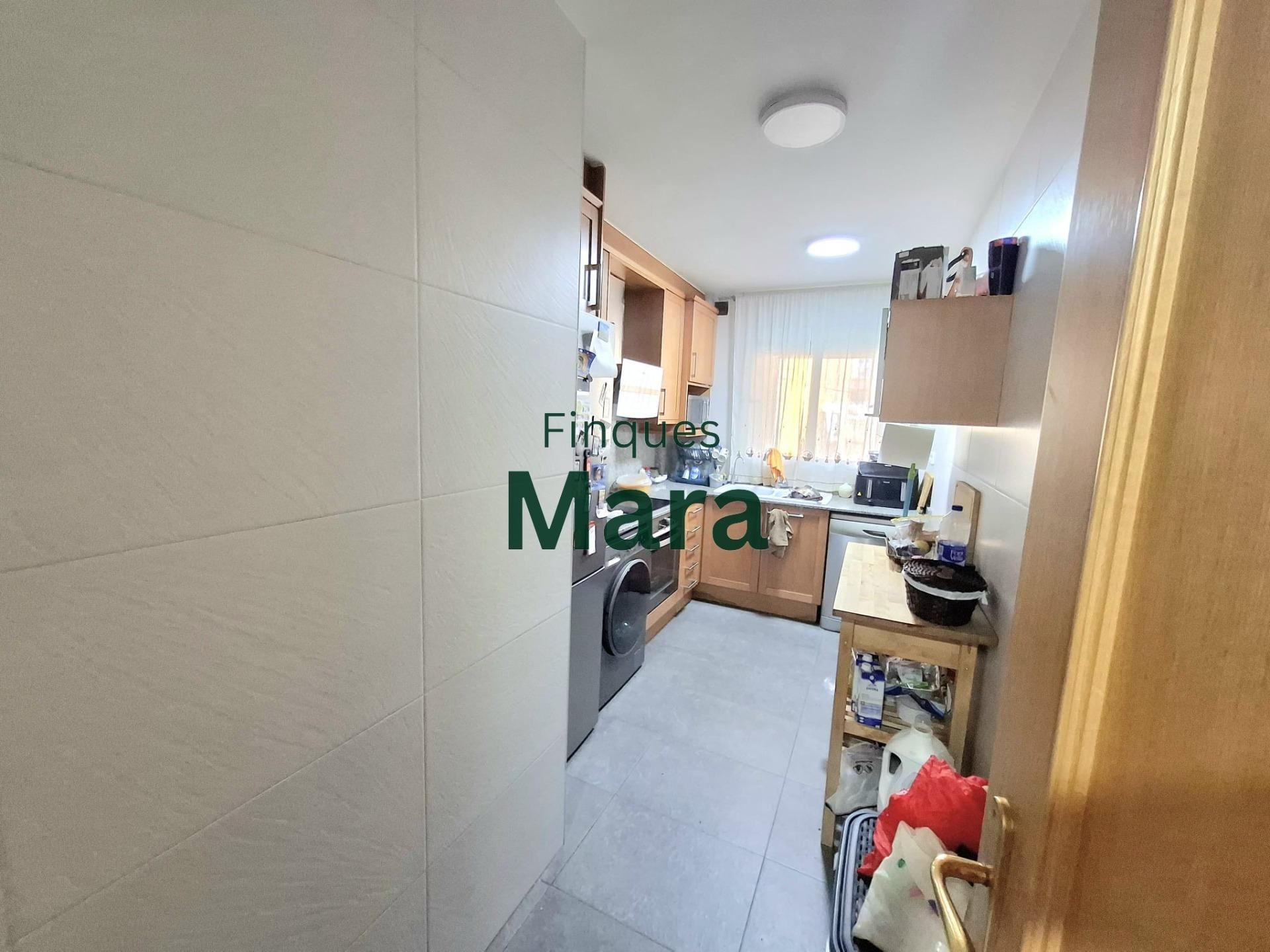 Kitchen of Flat for sale in Sant Boi de Llobregat  with Heating, Parquet flooring and Storage room