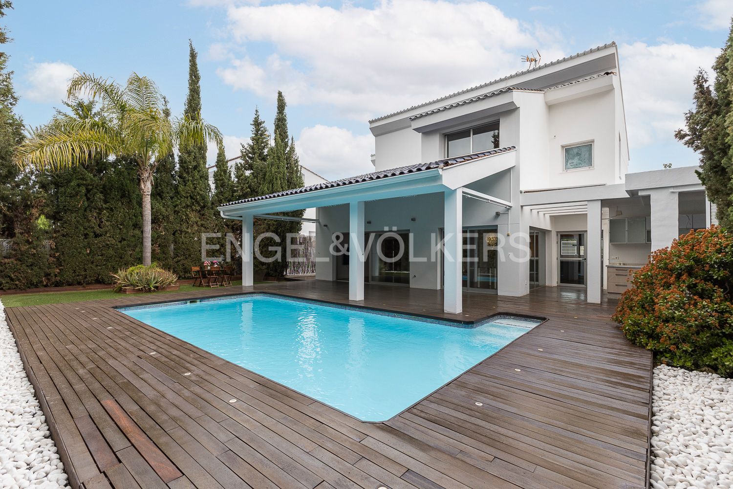 Vista exterior de Casa o xalet en venda en Paterna amb Aire condicionat, Calefacció i Jardí privat