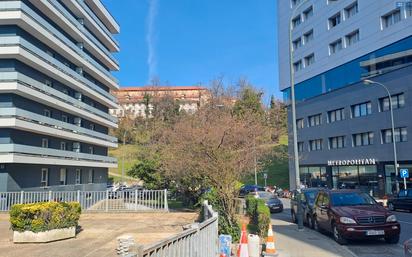 Vista exterior de Pis en venda en Bilbao  amb Calefacció, Terrassa i Traster