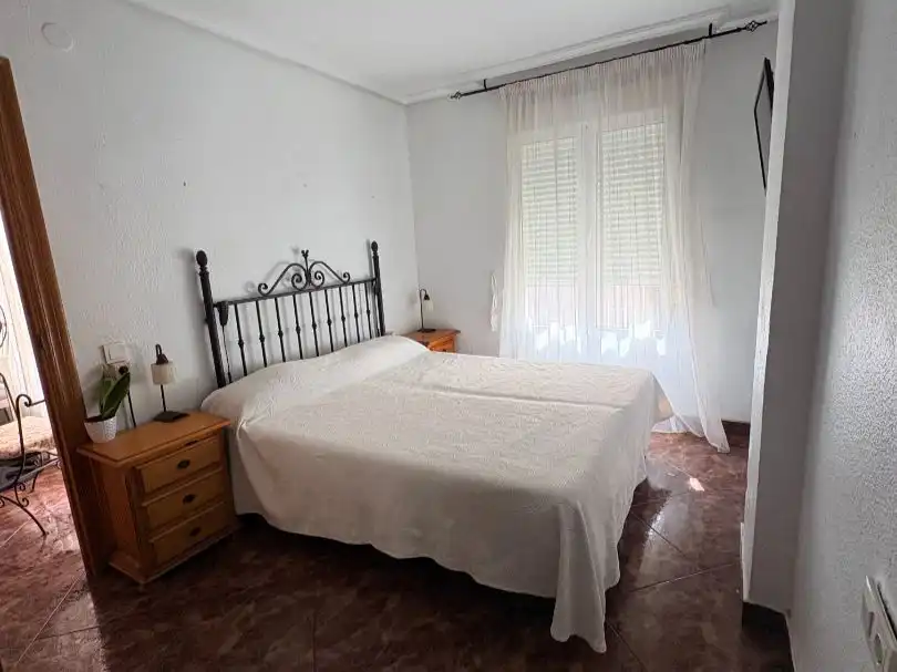 Habitación de Piso en venta en Torrevieja con Aire acondicionado, Terraza y Balcón