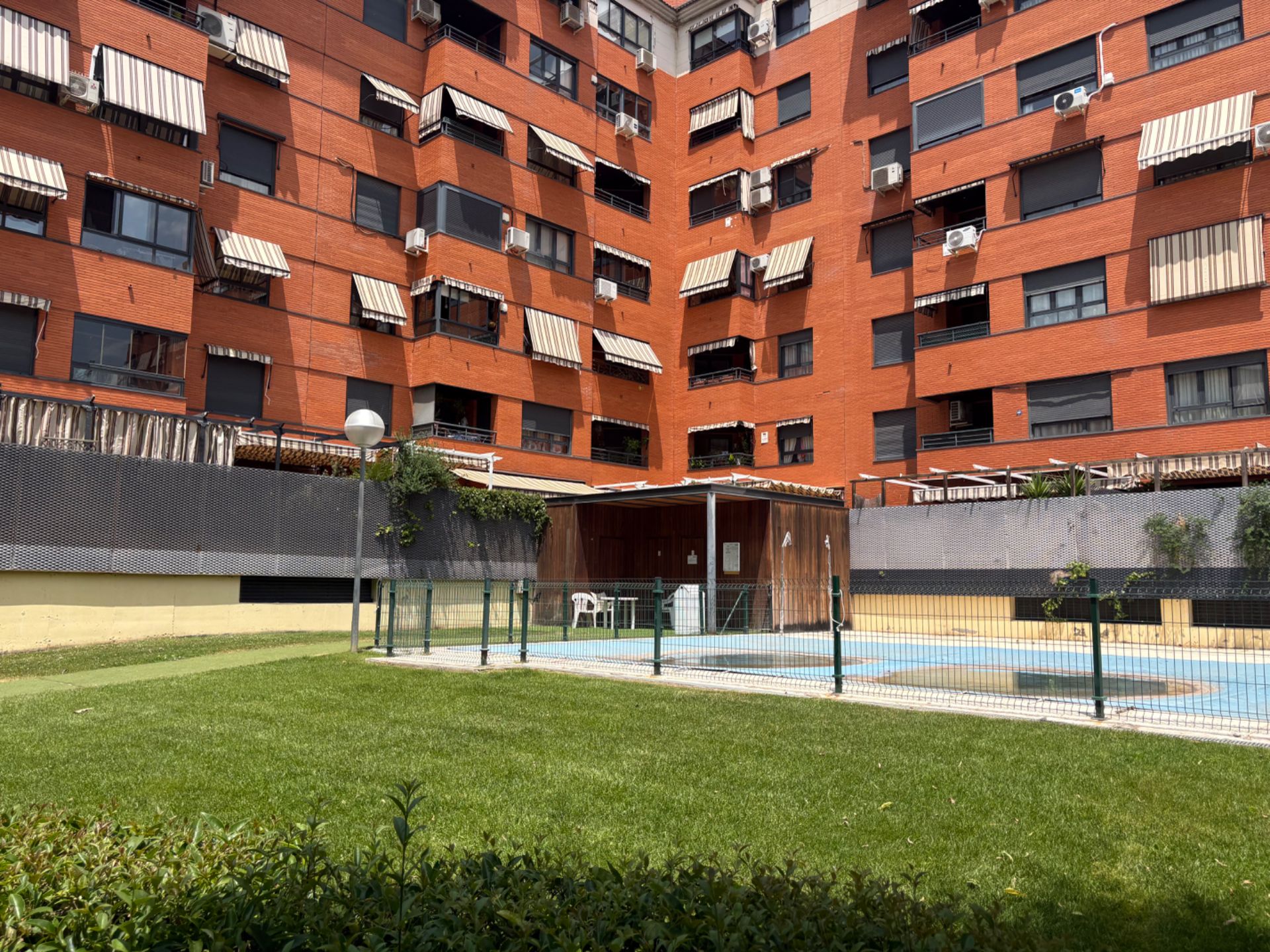 Swimming pool of Flat for sale in Valdemoro  with Air Conditioner, Private garden and Parquet flooring